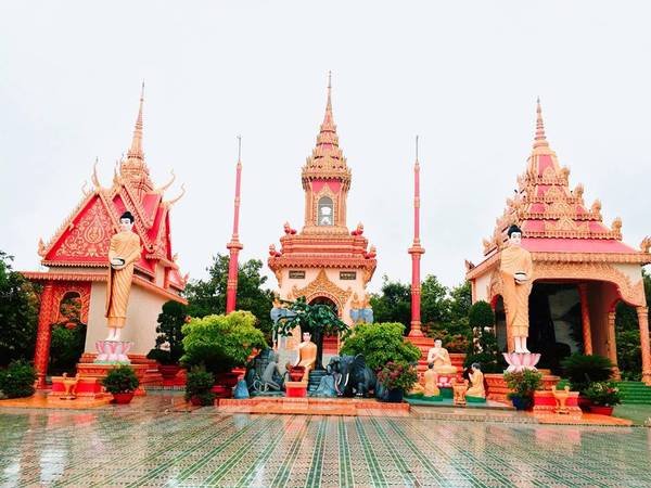 Một gốc khác của chùa Xiêm Cán – lộng lẫy kiến trúc Khmer.
