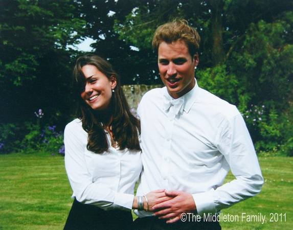 Vợ chồng Hoàng tử William gặp nhau khi còn là sinh viên tại trường đại học St Andrews ở Scotland. 