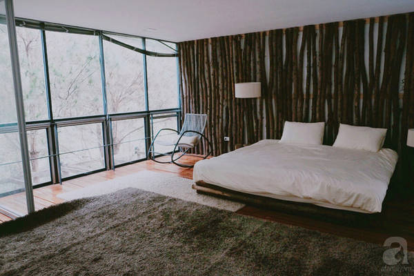 Phòng ngủ thiết kế đơn giản và hạn chế đồ đạc...