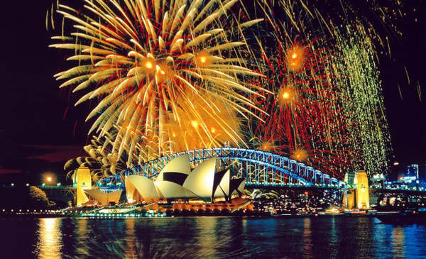 Pháo hoa chào năm mới ở Sydney - Ảnh: Hotelsclick