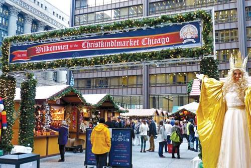 Cư dân Chicago rủ nhau đi mua sắm cuối năm Cư dân Chicago rủ nhau đi mua sắm cuối năm
