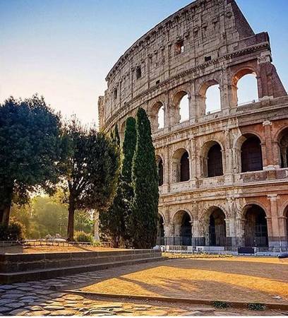  Rome có nhiều thắng cảnh đóng góp lớp vào việc thay đổi tiến trình lịch sử của loài người. Hãy xạc đầy pin máy ảnh trước khi ra đường, vì bạn sẽ có một ngày bận rộn với nó.