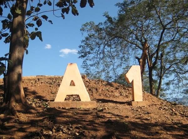 Du lịch Điện Biên, du khách đừng quên ghé thăm đồi A1 - di tích lịch sử gắn liền với chiến thắng Điện Biên Phủ. Ảnh: Internet