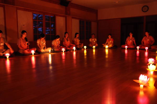 Một trong những cách cầu may của người Hàn Quốc đó là đầu năm đến chùa Sudeoksa học thiền. Ảnh: koreabridge.net