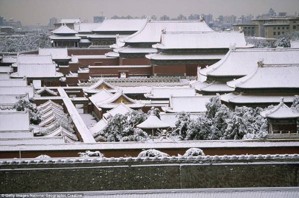 Tử Cấm Thành (Trung Quốc), danh thắng được công nhận là Di sản thế giới vào năm 1987 trầm mặc vào mùa đông