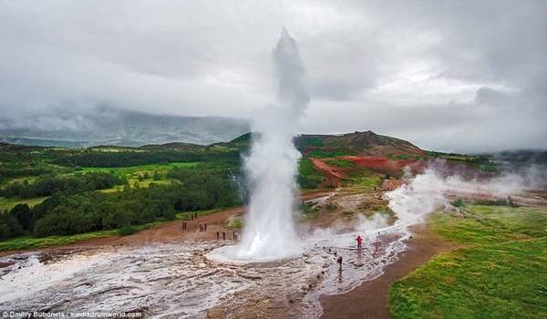 Nhiếp ảnh gia 26 tuổi cho biết anh cảm thấy núi lửa ở Iceland dường như còn nhiều hơn người dân