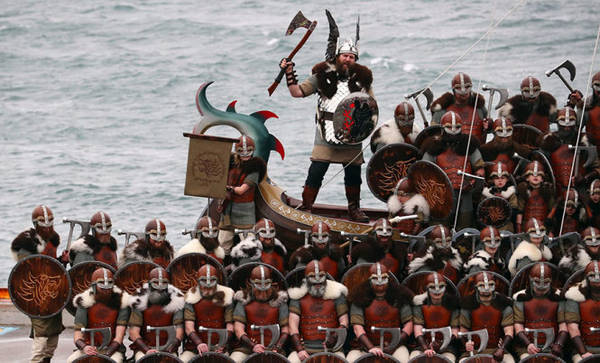  Các nhân vật đóng vai binh sĩ người Viking chia thành nhiều đội được gọi chung là Jarl Squad
