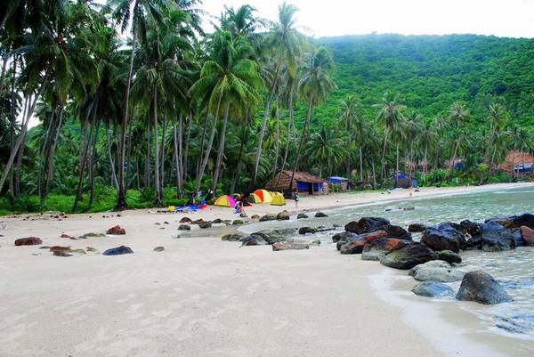 Cắm trại là một trải nghiệm thú vị ở đảo Nam Du. Ảnh: ST