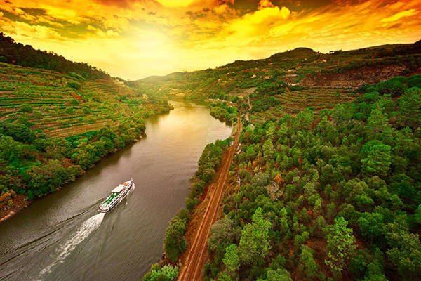 Hoàng hôn trên sông Douro - Ảnh: CNN