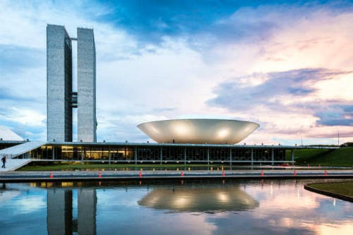 Brasilia, thủ đô của Brazil được xây dựng chỉ trong vòng 41 tháng, từ năm 1956 đến năm 1960. Trước đó, Rio là thủ phủ Brazil trong suốt 197 năm.