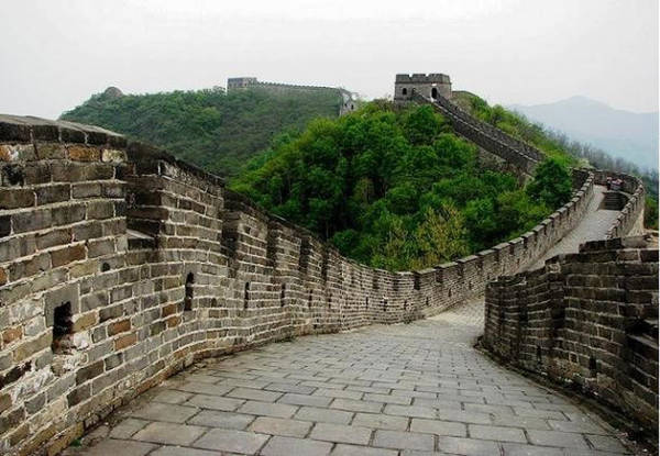 Vạn Lý Trường Thành,Trung Quốc: Với chiều dài trên 20.000 km, Vạn Lý Trường Thành được xây dựng từ thế kỷ 3 trước Công nguyên đến thế kỷ 17 để bảo vệ lãnh thổ. Nó bao gồm tường thành, pháo đài, tháp canh được xây dựng bởi đất, gỗ, gạch và đá. Đây còn là di sản bảo tồn văn hóa và truyền thống của Trung Quốc. Ảnh: Pixabay/ CCO.