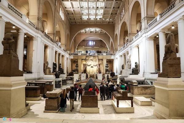 Sau khi các nhà khoa học khai quật các kim tự tháp, các lăng mộ thì các cổ vật, xác ướp được chuyển về bảo tàng quốc gia Ai Cập để bảo giữ an toàn và cẩn mật. Hiện bảo tàng lưu trữ hơn 120.000 hiện vật quý hiếm.