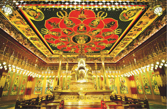 Tháp Phật giáo chứa xá lị trong chùa Phật Nha. Ảnh: Askideas.
