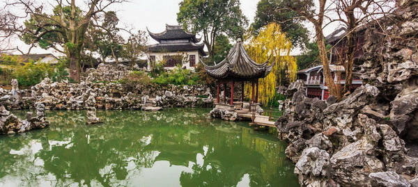 Đây là một khu kiến trúc cổ theo truyền thống Trung Quốc, với thủy đình, vườn cây... Ngày nay, vườn là một điểm tham quan đông khách của Tô Châu. Ảnh: China Escapade.