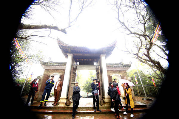 Hàng năm chùa cổ Tây Phương tổ chức lễ hội vào ngày 6 tháng 3 âm lịch.