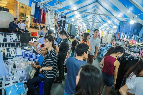 Saigon Holiday Market là hội chợ cuối tuần được tổ chức trong khuôn viên nhà thi đấu Phan Đình Phùng, Võ Văn Tần,quận 3.