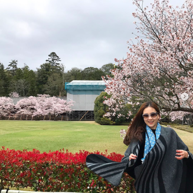 MC Mai Ngọc cũng đang đi Nhật Bản ngắm hoa anh đào. Đây là ảnh chụp ở chùa Todaji. Ảnh: Mai Ngọc.