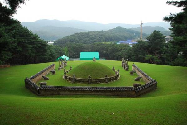 Lăng mộ vua Taejong Muyeol