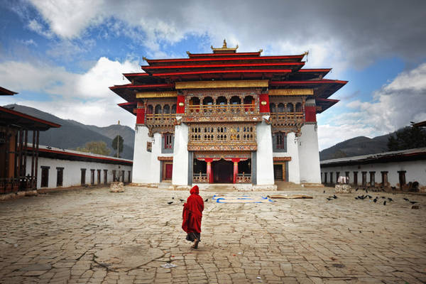 Dân số của Bhutan vào khoảng 740.000 người, chủ yếu theo đạo Phật. Ảnh: Photoburst.