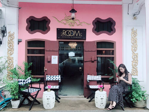 Hoa hậu Mỹ Linh chia sẻ từng ngôi nhà, từng quán cà phê trên con phố này đều có thể cho cô những bức ảnh "check-in" đẹp.