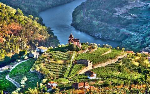 Sông Douro ở Bồ Đào Nha. Ảnh: Telegraph