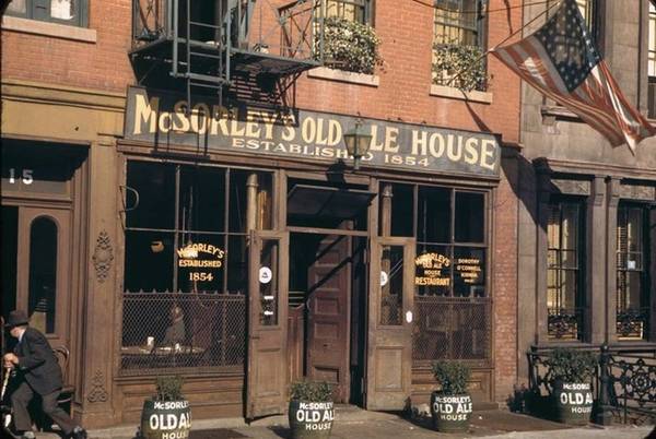 McSorley's Old Ale House là quán rượu mang phong cách Ireland cổ nhất ở New York. Quán nằm ở đường East 7th giữa Đại lộ 2 và số 3. Nơi đây mở cửa đón khách từ thập niên 1800.