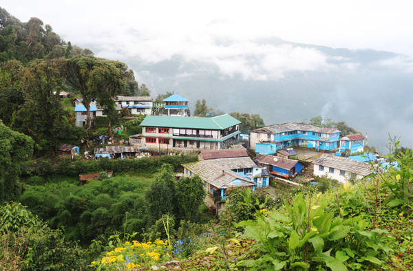 hanh-trinh-trekking-duong-nui-o-dat-nuoc-nepal-huyen-bi-ivivu-1