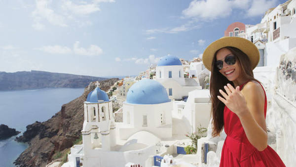 Santorini (Hy Lạp) - Ảnh: Shutterstock