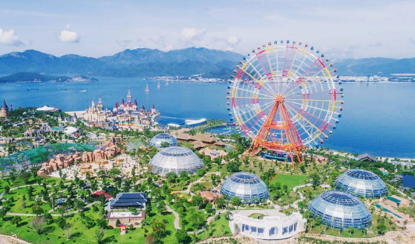 Cận cảnh "Vinpearl Sky Wheel" - top 10 vòng quay cao nhất thế giới tại Vinpearl Land Nha Trang - iVIVU.com