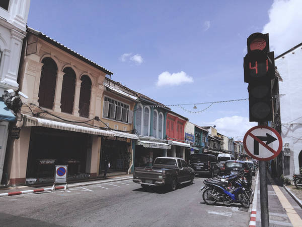 Những góc phố hoài cổ ở Old Town Phuket. Ảnh: Mai Hương