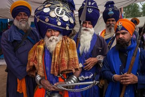 Trang phục truyền thống dịp lễ hội của người đàn ông Sikh ở Ấn Độ là những chiếc mũ Turban rất lớn