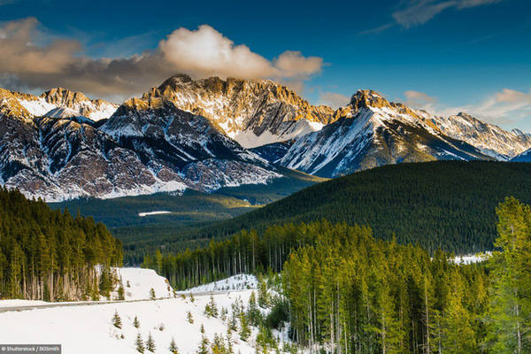 Công viên núi đá Canada với cảnh quan hùng vĩ.