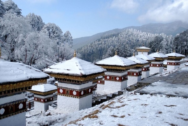 Mùa này Bhutan không có mưa, là thời điểm lý tưởng để thưởng thức bầu trời đầy sao bên dãy Himalaya im lìm. 