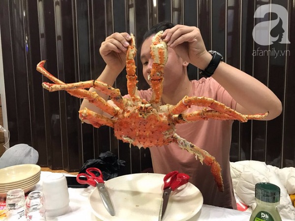 Kích thước thật của King Crab khá ấn tượng.
