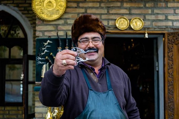 Người dân Bukhara, tỉnh Bukhara còn nổi tiếng là những người làm ra những chiếc kéo sắc nhất thế giới.