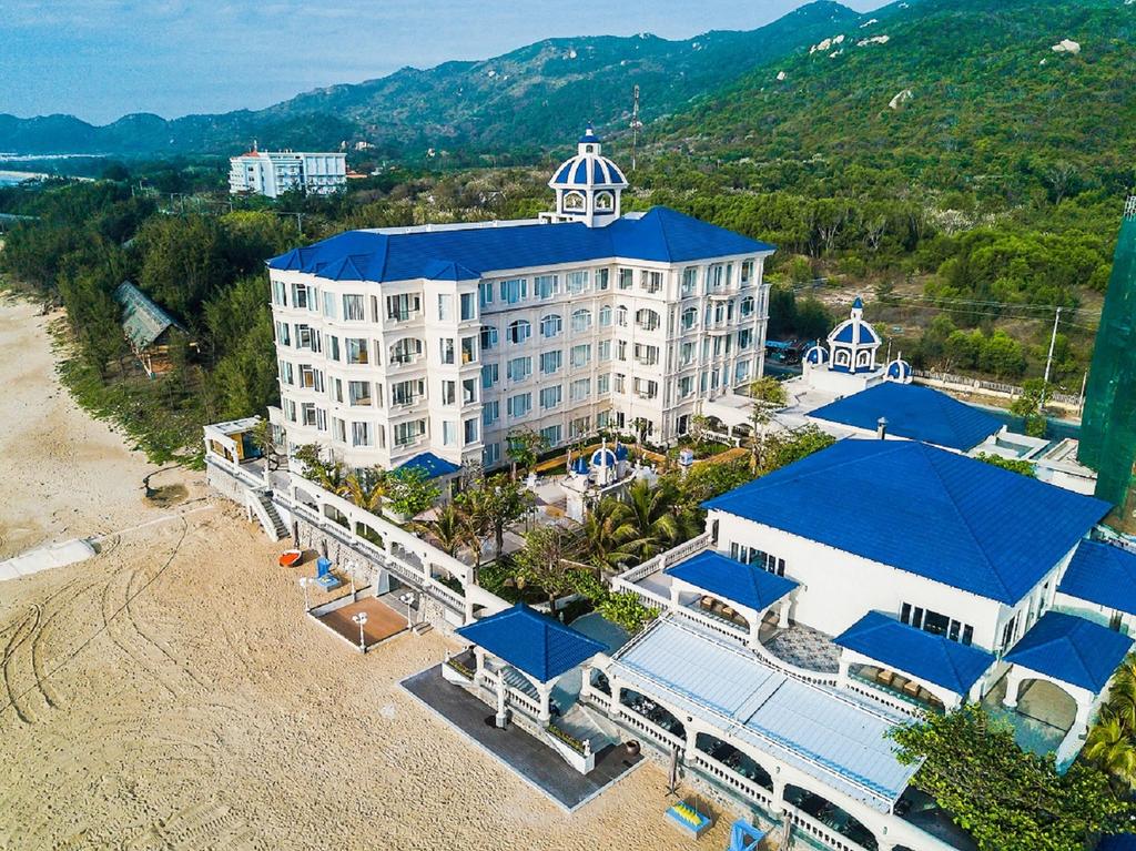 Phát hiện Lan Rừng Phước Hải Resort đẹp như mơ ở biển Long Hải