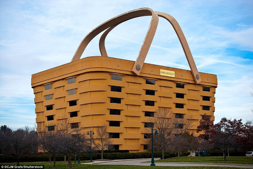 Tòa nhà hình chiếc giỏ độc đáo ở Newark, Ohio, Mỹ. Công trình rộng tới 16,700 m2 thuộc sở hữu của công ty Longaberger Company chính thức hoàn thành vào năm 1997 với giá 32 triệu USD.
