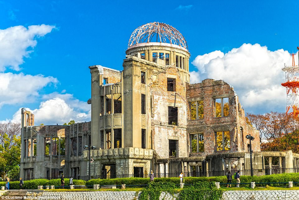 Đài tưởng niệm Hòa Bình Hiroshima ở Nhật Bản, được xây dựng với mục đích tưởng niệm những người đã chết trong vụ ném bom nghiên tử ở Hiroshima vào năm 1945. Tòa nhà được xây dựng từ năm 1915 vốn là phòng Xúc tiến Công Nghiệp Hiroshima, nhưng bị hư hại trong Thế chiến thứ II.
