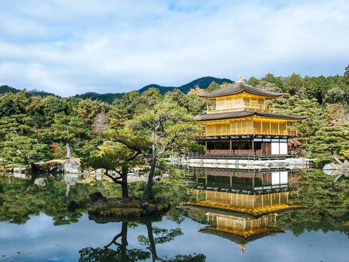 Chùa vàng Kinkaku-ji (Golden Pavilion) ở Kyoto.