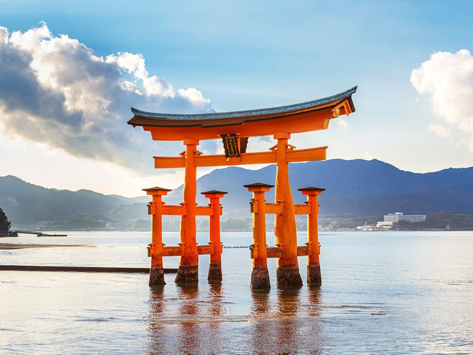Cổng O-Tori, đền thờ Thần đạo Itsukushima, đảo Miyajima, tỉnh Hiroshima