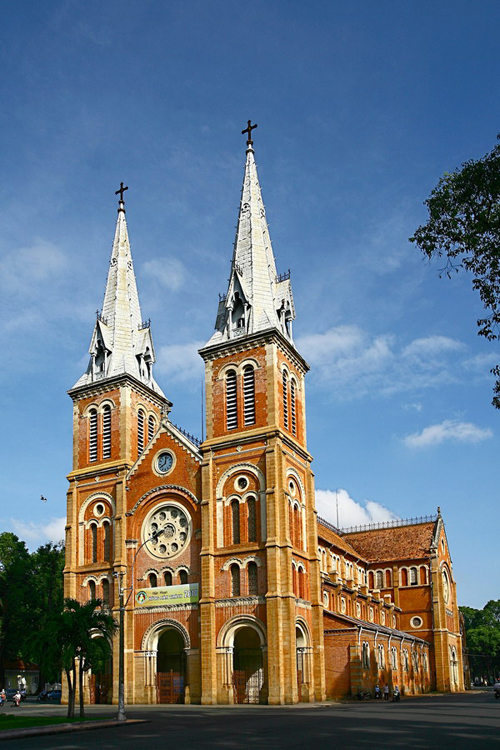 Nhà thờ Đức Bà, công trình xây dựng năm 1877-1880, được coi là kiệt tác kiên trúc đô thị, góp phần tạo nên diện mạo đô thị Sài Gòn, nay là TP HCM.