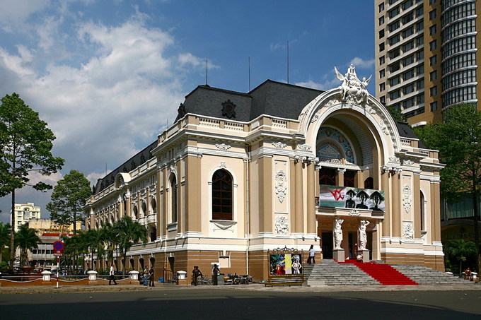 Nhà hát lớn, xây dựng năm 1898-1900.