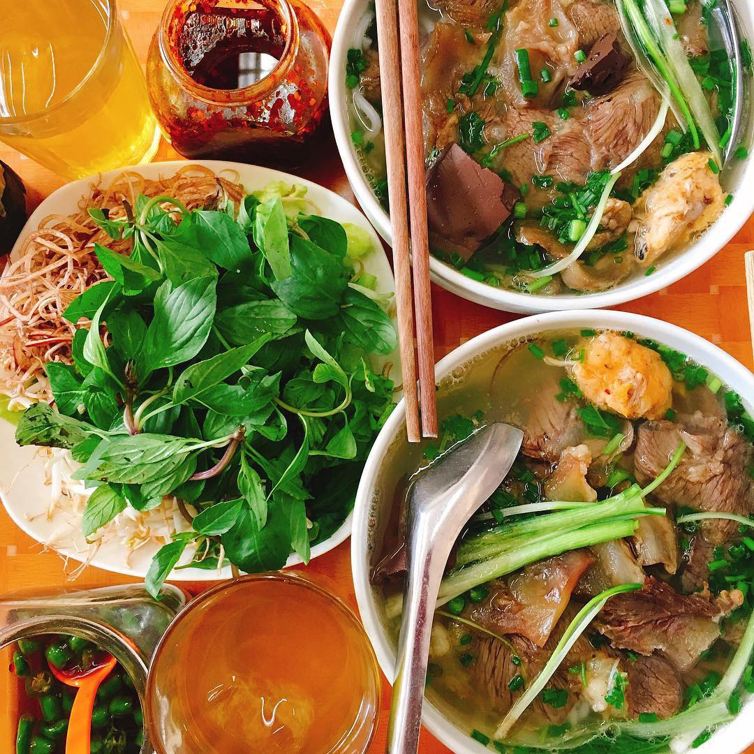 Note ngay 5 hàng bún bò Huế tuyệt ngon để đổi gió cho những ngày hè bỗng nhiên mát mẻ của Hà Nội - iVIVU.com