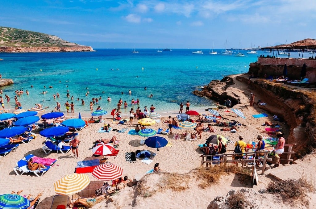 Du lịch Ibiza - thiên đường ăn chơi của giới 'quần đùi áo số' - iVIVU.com