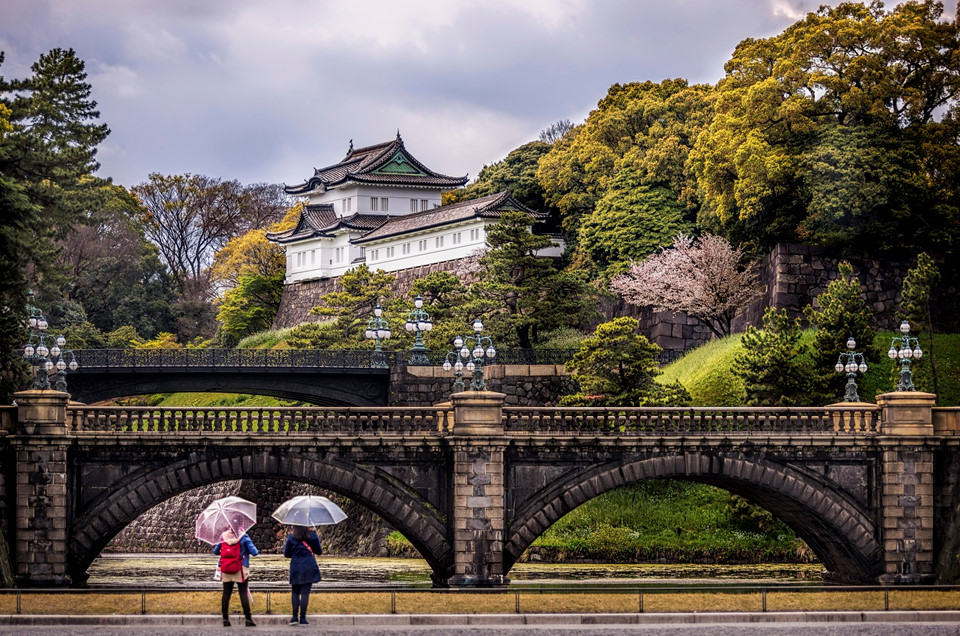 Ở Minato, bảo tàng Nezu là một nơi phải đến với những người yêu thích văn hóa và những khu vườn xinh đẹp của Nhật Bản, giá vào cửa chỉ dưới 250.000 đồng. Hoàng cung Tokyo miễn phí cho mọi người, nhưng bạn phải đặt vé online trước một tháng.