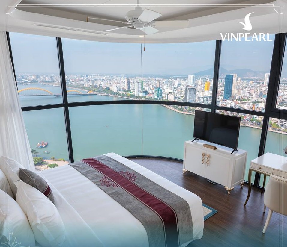 Phòng ngủ view tuyệt đẹp ở Vinpearl Condotel Riverfront Đà Nẵng