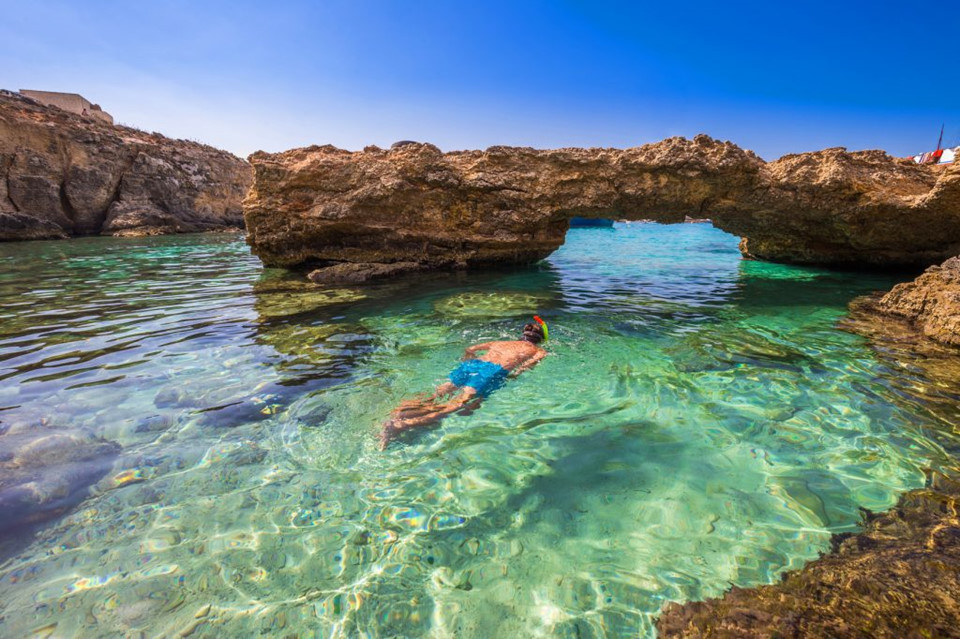 Malta được coi là điểm đến tốt nhất châu Âu cho những người yêu thích hoạt động dưới nước. Ở đây có rất nhiều hoạt động lặn biển tùy khả năng và nhu cầu của mỗi du khách.