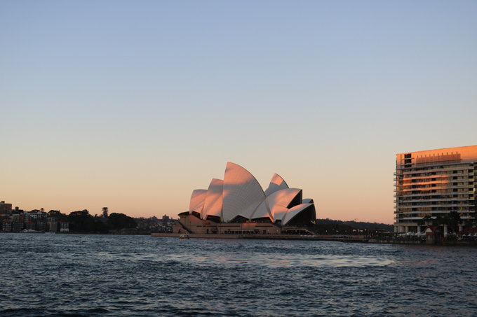 Nhà hát con sò - biểu tượng của thành phố Sydney.
