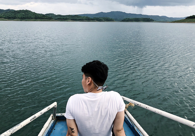 Đi thuyền trên hồ, thời gian lý tưởng nhất là vào buổi hoàng hôn, bạn sẽ cảm nhận được sự giao hòa của trời đất. Khung cảnh cũng rất lãng mạn. Đi thuyền trên hồ, thời gian lý tưởng nhất là vào buổi hoàng hôn, bạn sẽ cảm nhận được sự giao hòa của trời đất. Khung cảnh cũng rất lãng mạn.