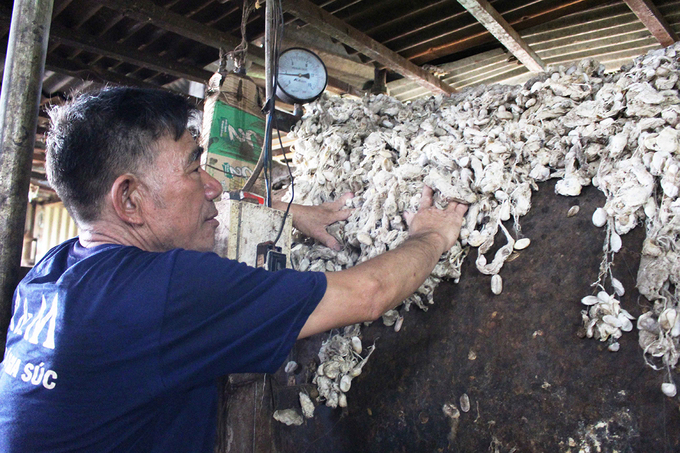 Cơ sở ươm tơ dệt lụa ở Nam Ban tạo điều kiện cho nhiều lao động địa phương.